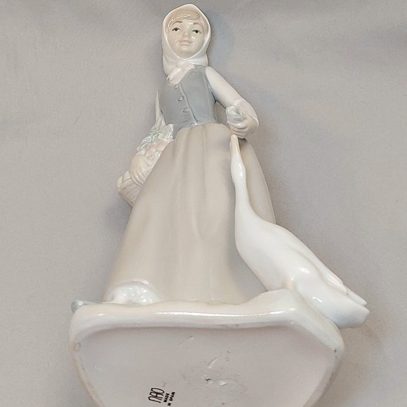 NAO By Lladro "Hungry Goose" Vintage Home/Office Collectible Statue Figurine - Picture 9 of 12